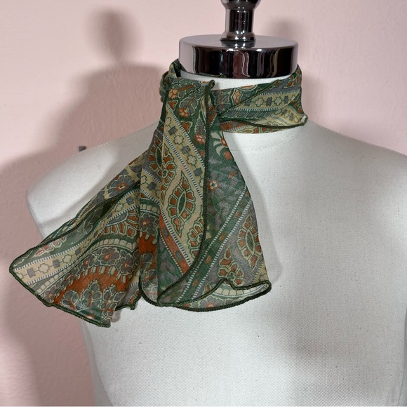 Vintage 1960 70 MCM Mod Avocado green Paisley semi sheer Bow Neck scarf Cravat - Picture 6 of 16